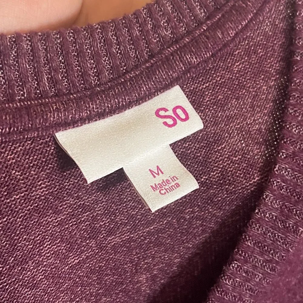 Sweaters - Picture 4 of 9